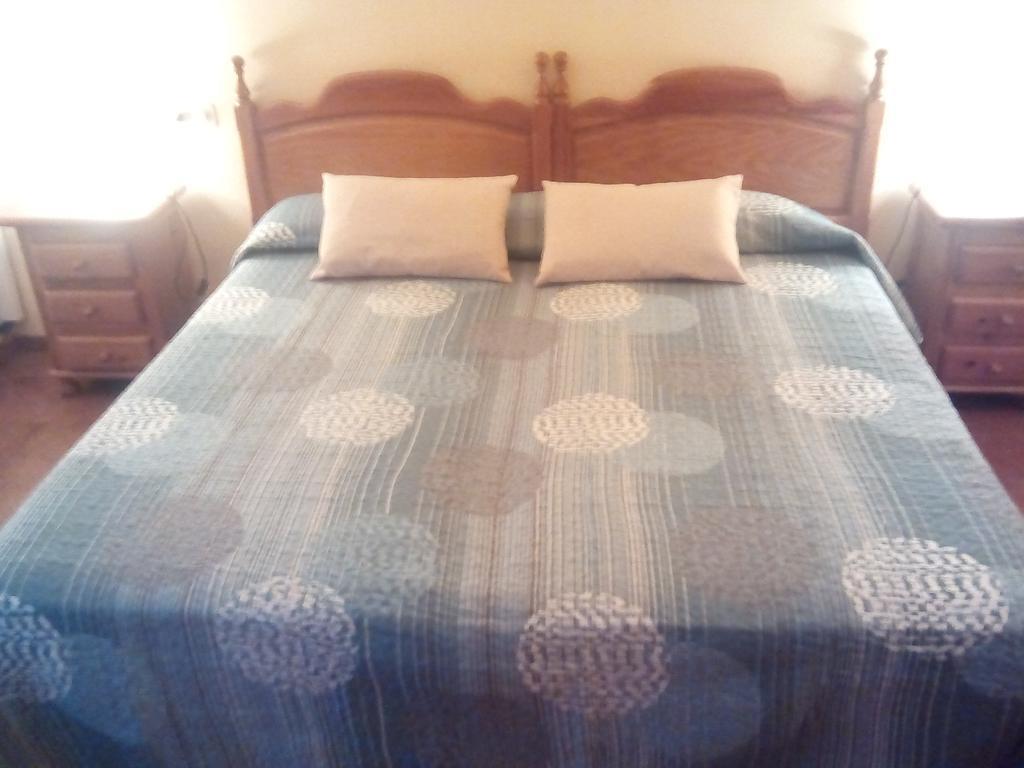 Puig Gros Hotel Montras Luaran gambar