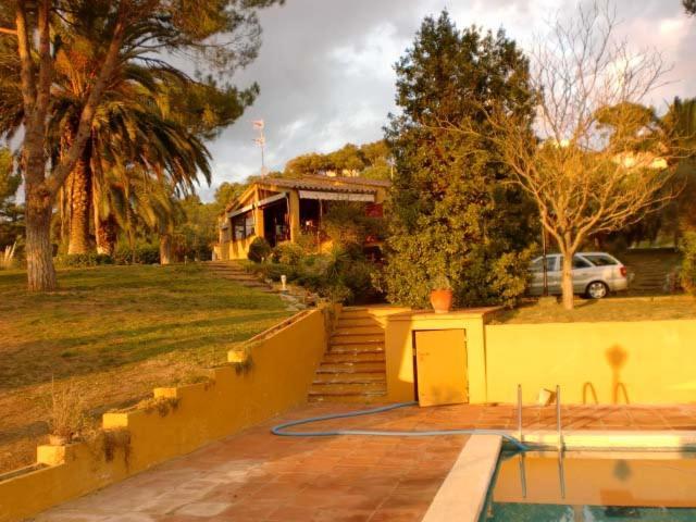 Puig Gros Hotel Montras Luaran gambar