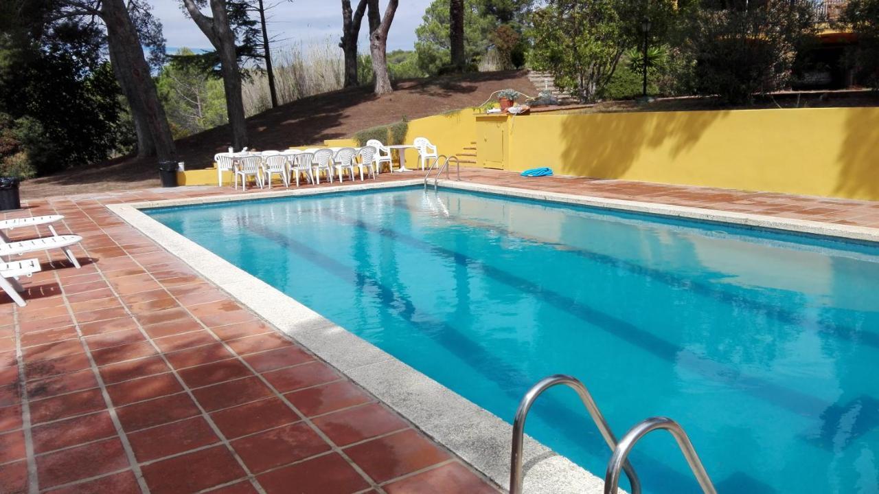 Puig Gros Hotel Montras Luaran gambar